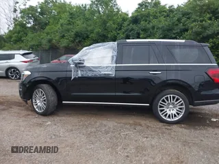 2023 Ford Expedition Limited z VIN 1FMJU2A89PEA39445, wystawiony jako IAAI lot #42456146 z przebiegiem Nie podano mil oraz . Historia ofert i sprzedaży dostępna na DreamBid. Obrazek 14.