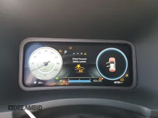 2023 Hyundai Kona SE z VIN KM8K23AG4PU179013, wystawiony jako Copart lot #56318705 z przebiegiem 48 782 mil mil oraz Szkoda całkowita • Salvage title. Historia ofert i sprzedaży dostępna na DreamBid. Obrazek 9.