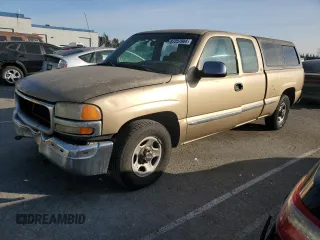 2000 GMC New Sierra 1500 SL with VIN 2GTEC19V8Y1236039, listed as a Copart auction lot 87257984 with Not Provided miles and Clean Title. Bid and sale history available at carsss.com. Image 1.