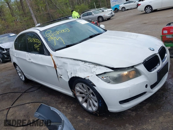 2011 BMW 3 Series 328i xDrive with VIN WBAPK7C58BA820717, listed as a IAAI auction lot 42080003 with 213,034 mi miles. Bid and sale history available at carsss.com. Image 1.