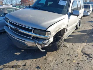 2005 Chevrolet Tahoe LT with VIN 1GNEC13T15R218984, listed as a IAAI auction lot 41017590 with 248,781 mi miles. Bid and sale history available at carsss.com. Image 6.