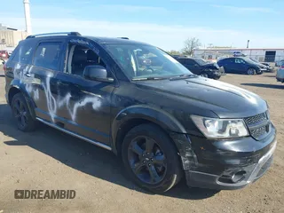 2020 Dodge Journey Crossroad z VIN 3C4PDCGB9LT212673, wystawiony jako IAAI lot #42100674 z przebiegiem Nie podano mil oraz . Historia ofert i sprzedaży dostępna na DreamBid. Obrazek 1.