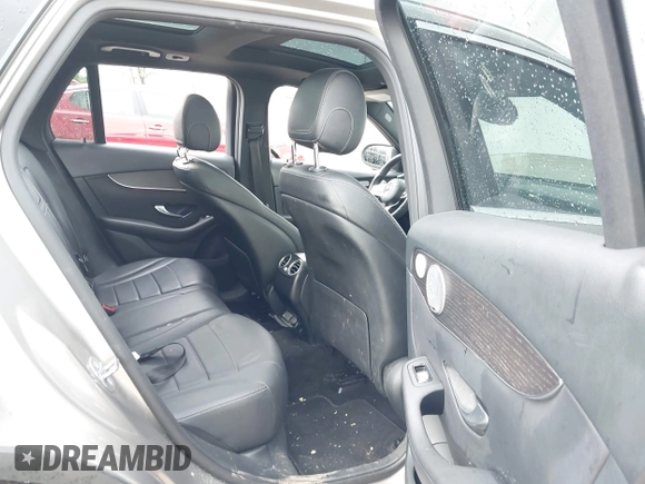 2020 Mercedes-Benz GLC 300 z VIN WDC0G8EB0LF687206, wystawiony jako IAAI lot #42155839 z przebiegiem 79 503 mil mil oraz . Historia ofert i sprzedaży dostępna na DreamBid. Obrazek 8.