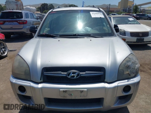 2008 Hyundai Tucson GLS with VIN KM8JM12B98U919525, listed as a IAAI auction lot 42180675 with 0 mi miles. Bid and sale history available at carsss.com. Image 6.