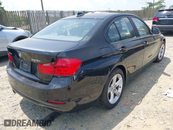 2014 BMW 3 Series 328i xDrive с VIN WBA3B5G58ENS07846, выставлен на аукционе IAAI как лот 42594298 с пробегом 172 617 миль миль и . История ставок и продаж доступна на DreamBid. Изображение 4.