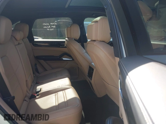 2019 Porsche Cayenne Turbo z VIN WP1AF2AY1KDA80728, wystawiony jako IAAI lot #42262855 z przebiegiem 89 898 mil mil oraz . Historia ofert i sprzedaży dostępna na DreamBid. Obrazek 8.