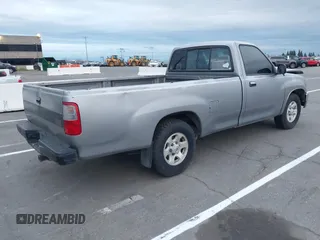 1993 Toyota T100 z VIN JT4VD10C0P0009821, wystawiony jako IAAI lot #41788269 z przebiegiem 144 505 mil mil oraz . Historia ofert i sprzedaży dostępna na DreamBid. Obrazek 4.