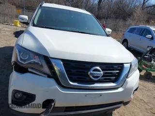 2017 Nissan Pathfinder SV with VIN 5N1DR2MM8HC667792, listed as a IAAI auction lot 41776454 with 185,467 mi miles. Bid and sale history available at carsss.com. Image 12.