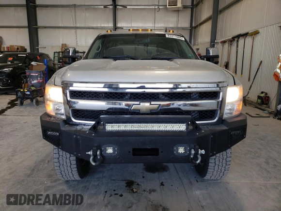 2013 Chevrolet Silverado 3500HD LT with VIN 1GC4K0C8XDF203171, listed as a Copart auction lot 83311684 with 151,305 mi miles and Salvage Title. Bid and sale history available at carsss.com. Image 5.