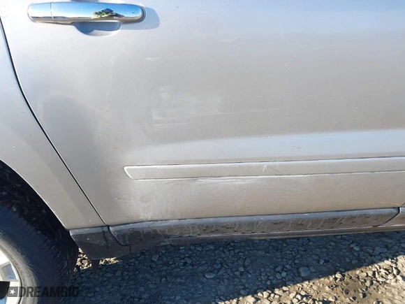 2007 Saturn Outlook XR with VIN 5GZEV23767J131366, listed as a IAAI auction lot 41439009 with 170,533 mi miles. Bid and sale history available at carsss.com. Image 6.