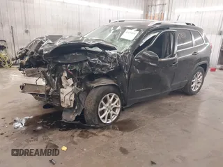 2018 Jeep Cherokee Latitude z VIN 1C4PJMCB9JD572453, wystawiony jako IAAI lot #41471831 z przebiegiem 68 634 mil mil oraz . Historia ofert i sprzedaży dostępna na DreamBid. Obrazek 18.