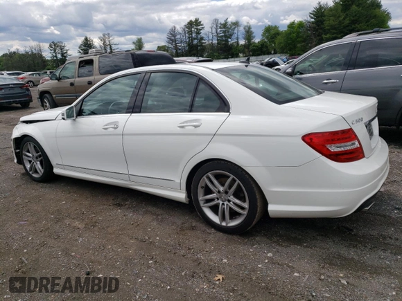 2013 Mercedes-Benz C 300 Sport z VIN WDDGF8ABXDR246301, wystawiony jako Copart lot #57881835 z przebiegiem 101 856 mil mil oraz Szkoda całkowita • Salvage title. Historia ofert i sprzedaży dostępna na DreamBid. Obrazek 2.