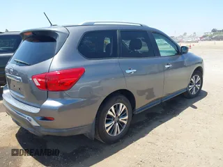 2017 Nissan Pathfinder S with VIN 5N1DR2MN5HC626920, listed as a IAAI auction lot 42557957 with 101,479 mi miles and . Bid and sale history available at DreamBid. Image 4.