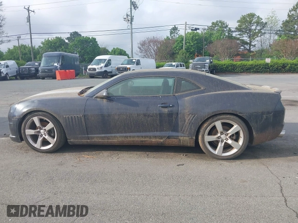 2011 Chevrolet Camaro 1LT z VIN 2G1FF1ED6B9161612, wystawiony jako IAAI lot #41945947 z przebiegiem 135 956 mil mil oraz . Historia ofert i sprzedaży dostępna na DreamBid. Obrazek 14.