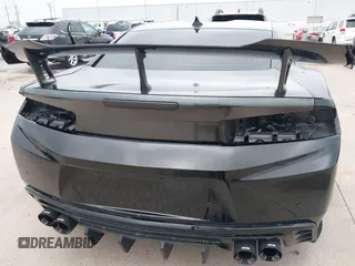 2017 Chevrolet Camaro 2SS z VIN 1G1FH1R76H0102061, wystawiony jako IAAI lot #41738738 z przebiegiem 86 099 mil mil oraz . Historia ofert i sprzedaży dostępna na DreamBid. Obrazek 18.