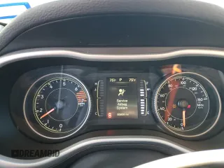 2017 Jeep Cherokee Altitude z VIN 1C4PJLAB5HW597653, wystawiony jako Copart lot #80777804 z przebiegiem 85 606 mil mil oraz Szkoda całkowita • Salvage title. Historia ofert i sprzedaży dostępna na DreamBid. Obrazek 9.