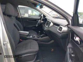 2017 Kia Sorento LX with VIN 5XYPG4A33HG267861, listed as a IAAI auction lot 41859069 with 96,559 mi miles. Bid and sale history available at carsss.com. Image 5.