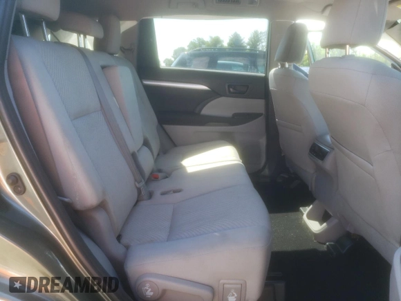 2019 Toyota Highlander LE z VIN 5TDBZRFH1KS937309, wystawiony jako Copart lot #58760425 z przebiegiem 157 659 mil mil oraz Szkoda całkowita • Salvage title. Historia ofert i sprzedaży dostępna na DreamBid. Obrazek 11.