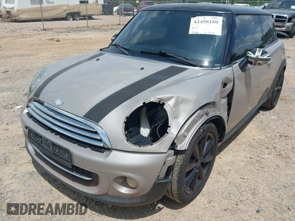 2012 MINI Hardtop z VIN WMWSU3C55CT369622, wystawiony jako IAAI lot #42458180 z przebiegiem 141 444 mil mil oraz . Historia ofert i sprzedaży dostępna na DreamBid. Obrazek 6.