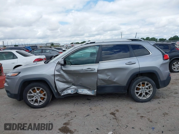 2017 Jeep Cherokee Latitude with VIN 1C4PJLCB0HW640731, listed as a IAAI auction lot 42327480 with 133,884 mi miles and . Bid and sale history available at DreamBid. Image 13.