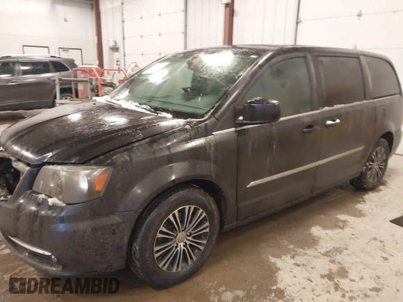 2014 Chrysler Town & Country S with VIN 2C4RC1HG2ER201417, listed as a IAAI auction lot 41319619 with 178,447 mi miles. Bid and sale history available at carsss.com. Image 2.