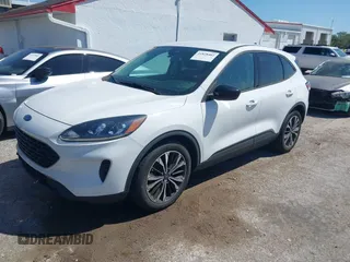 2021 Ford Escape SE with VIN 1FMCU0G62MUB33512, listed as a IAAI auction lot 41828402 with 110,205 mi miles and . Bid and sale history available at carsss.com. Image 2.