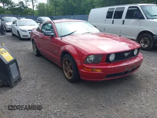 2005 Ford Mustang GT Deluxe with VIN 1ZVFT82H355124175, listed as a IAAI auction lot 42737902 with 160,683 mi miles and . Bid and sale history available at DreamBid. Image 1.