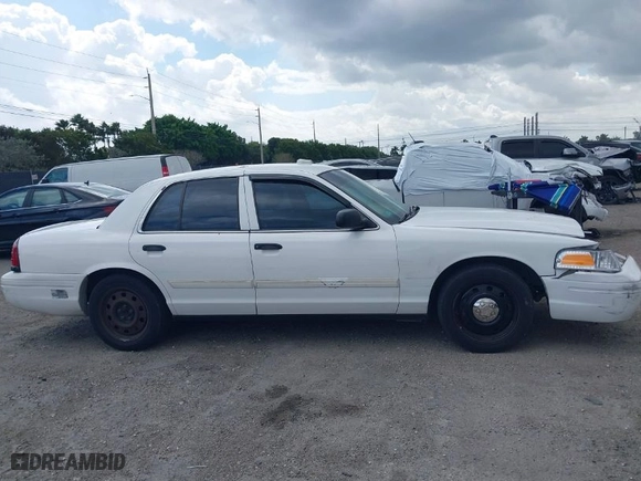 2009 Ford Police Interceptor with VIN 2FAHP71V99X149206, listed as a IAAI auction lot 41733924 with 142,876 mi miles. Bid and sale history available at carsss.com. Image 13.