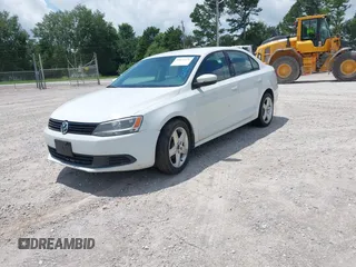 2014 Volkswagen Jetta SE с VIN 3VWD17AJ0EM416579, выставлен на аукционе IAAI как лот 42627221 с пробегом 134 850 миль миль и . История ставок и продаж доступна на DreamBid. Изображение 2.
