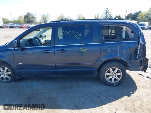 2008 Chrysler Town & Country Touring with VIN 2A8HR54P68R787835, listed as a IAAI auction lot 42057078 with Not Provided miles and . Bid and sale history available at carsss.com. Image 14.