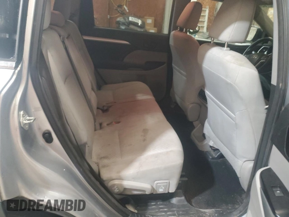 2015 Toyota Highlander LE z VIN 5TDBKRFHXFS217825, wystawiony jako Copart lot #57860765 z przebiegiem 221 930 mil mil oraz Szkoda całkowita • Salvage title. Historia ofert i sprzedaży dostępna na DreamBid. Obrazek 11.
