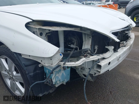 2005 Lexus ES 330 with VIN JTHBA30G055084186, listed as a IAAI auction lot 42064508 with 154,736 mi miles. Bid and sale history available at carsss.com. Image 6.