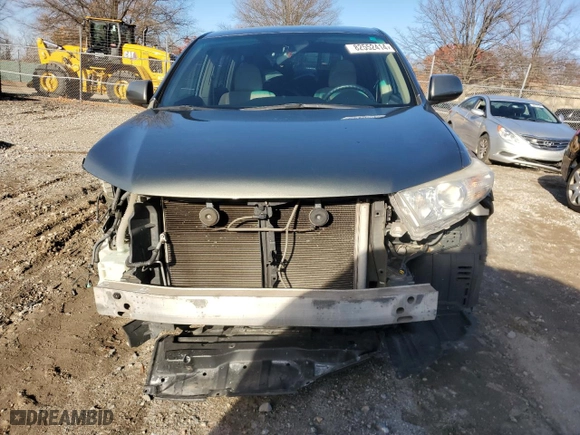 2013 Toyota Highlander with VIN 5TDZA3EH3DS041469, listed as a Copart auction lot 82552414 with 123,780 mi miles and Salvage Title. Bid and sale history available at carsss.com. Image 5.