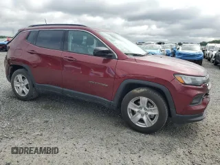 2022 Jeep Compass Latitude with VIN 3C4NJCBB7NT213430, listed as a Copart auction lot 49485365 with 14,854 mi miles and Salvage Title. Bid and sale history available at carsss.com. Image 4.