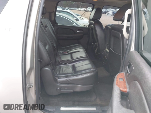 2007 Chevrolet Suburban LTZ with VIN 3GNFK16397G242438, listed as a IAAI auction lot 41096147 with 206,528 mi miles and . Bid and sale history available at DreamBid. Image 8.