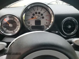 2010 MINI Convertible S с VIN WMWMS3C52ATY09453, выставлен на аукционе Copart как лот 88433535 с пробегом Не указан миль и На запчасти • Non repairable. История ставок и продаж доступна на DreamBid. Изображение 9.