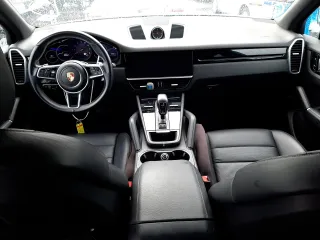 2019 Porsche Cayenne z VIN WP1AA2AY2KDA17863, wystawiony jako Copart lot #69952462 z przebiegiem 22 671 mil mil oraz . Historia ofert i sprzedaży dostępna na DreamBid. Obrazek 8.