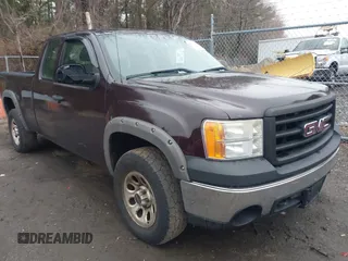 2008 GMC Sierra 1500 SLE1 z VIN 2GTEK190381327985, wystawiony jako IAAI lot #42014272 z przebiegiem 243 548 mil mil oraz . Historia ofert i sprzedaży dostępna na DreamBid. Obrazek 1.