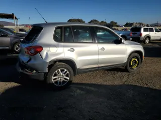 2011 Volkswagen Tiguan with VIN WVGCV7AXXBW502013, listed as a Copart auction lot 88782505 with 45,091 mi miles and Salvage Title. Bid and sale history available at DreamBid. Image 3.