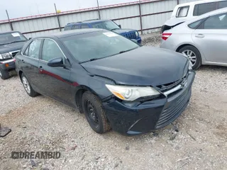 2015 Toyota Camry XLE with VIN 4T4BF1FK2FR461922, listed as a IAAI auction lot 41995064 with 195,943 mi miles. Bid and sale history available at carsss.com. Image 1.