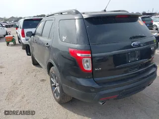 2015 Ford Explorer XLT with VIN 1FM5K7D82FGB48977, listed as a IAAI auction lot 41690886 with 1 mi miles. Bid and sale history available at carsss.com. Image 3.