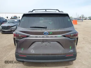 2024 Toyota Sienna XLE z VIN 5TDYSKFC5RS139626, wystawiony jako IAAI lot #42149627 z przebiegiem 10 148 mil mil oraz . Historia ofert i sprzedaży dostępna na DreamBid. Obrazek 16.