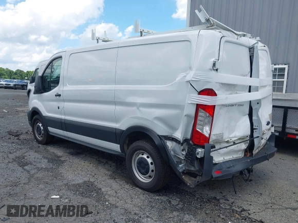 2020 Ford Transit Cargo с VIN 1FTBR1Y86LKA35522, выставлен на аукционе IAAI как лот 42505804 с пробегом 50 745 миль миль и . История ставок и продаж доступна на DreamBid. Изображение 3.
