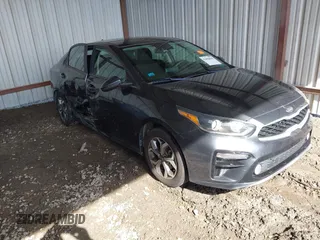 2019 Kia Forte LXS z VIN 3KPF24AD4KE092415, wystawiony jako IAAI lot #42098698 z przebiegiem 84 204 mil mil oraz . Historia ofert i sprzedaży dostępna na DreamBid. Obrazek 1.