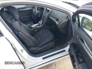 2014 Ford Fusion SE Hybrid with VIN 3FA6P0LU4ER243067, listed as a IAAI auction lot 41378720 with 129,625 mi miles. Bid and sale history available at carsss.com. Image 5.