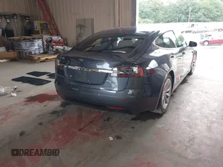 2018 Tesla Model S 75D with VIN 5YJSA1E28JF298208, listed as a IAAI auction lot 42438793 with Not provided miles and . Bid and sale history available at DreamBid. Image 4.