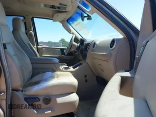 2003 Ford Expedition Special Service с VIN 1FMFU16L33LA47480, выставлен на аукционе IAAI как лот 42514616 с пробегом 205 802 миль миль и . История ставок и продаж доступна на DreamBid. Изображение 5.