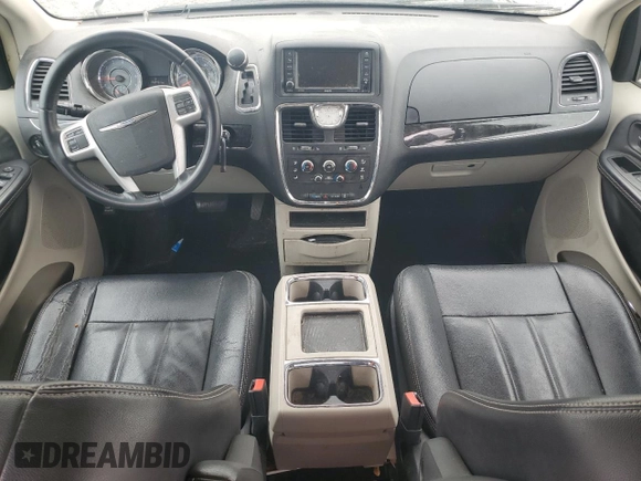 2015 Chrysler Town & Country LX with VIN 2C4RC1AG3FR675937, listed as a Copart auction lot 49652905 with 192,461 mi miles and Salvage Title. Bid and sale history available at carsss.com. Image 8.