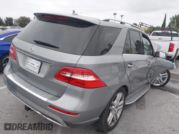 2015 Mercedes-Benz M 350 with VIN 4JGDA5JB6FA499526, listed as a IAAI auction lot 42360236 with Not provided miles and . Bid and sale history available at DreamBid. Image 4.