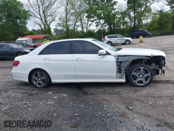 2015 Mercedes-Benz E-Class E 350 Luxury with VIN WDDHF8JB2FB088875, listed as a IAAI auction lot 42128441 with 150,542 mi miles. Bid and sale history available at carsss.com. Image 13.